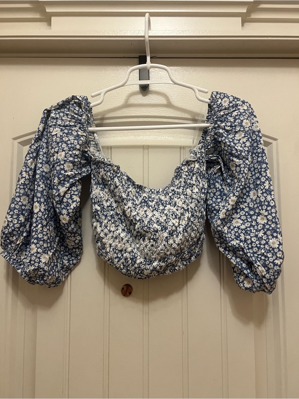 ILLA ILLA Blue Floral Smocked Puff-Sleeve Crop Top